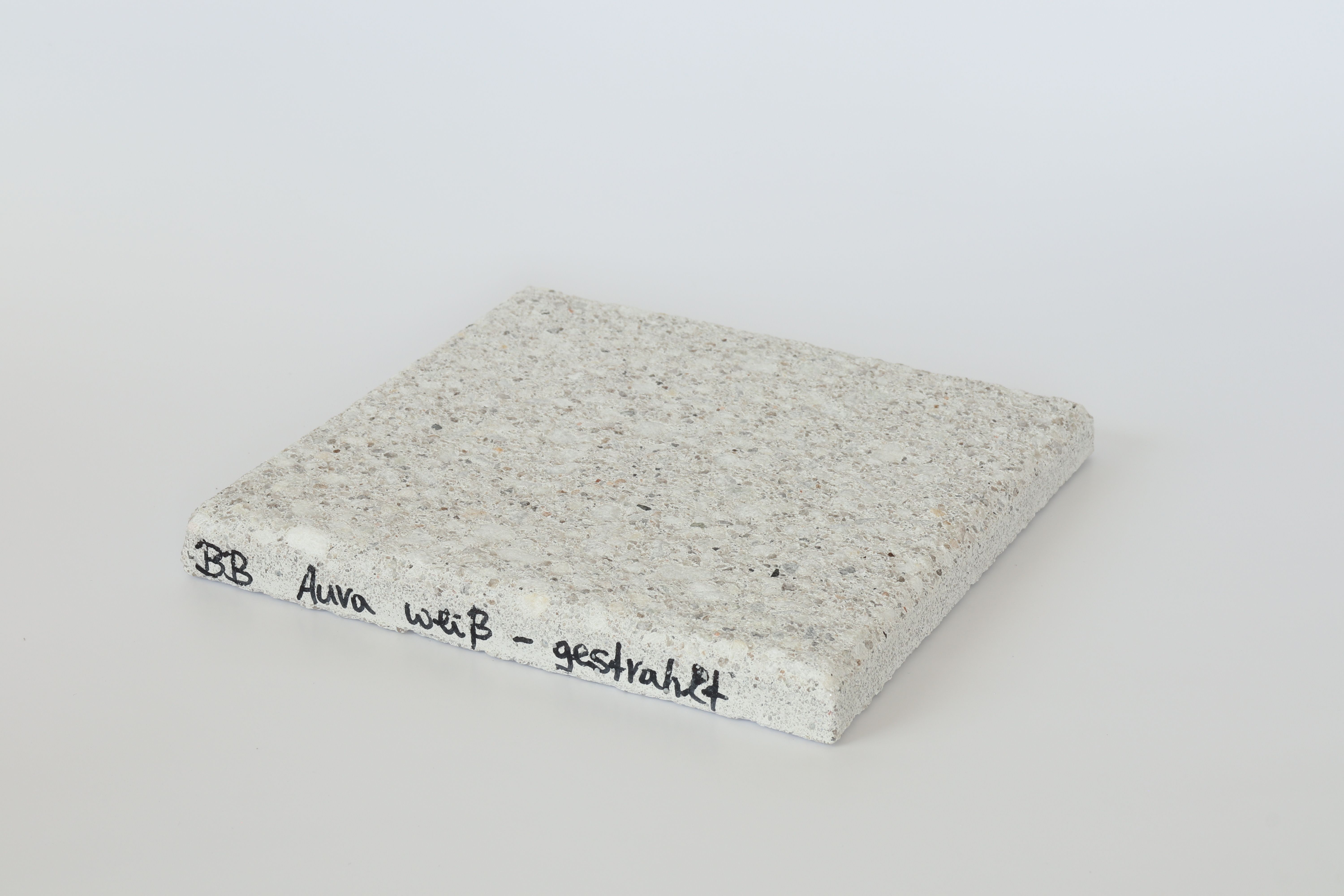 Sample Slab_concrete  cast stone_'Aura weiß'_shot-blasted.JPG